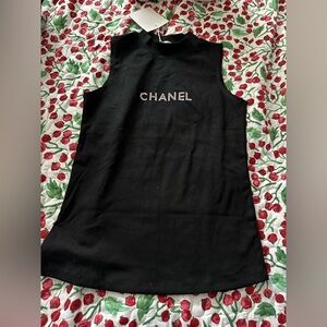 Black Sleeveless Women's Top